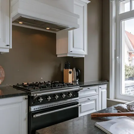 Huswell - Spacious Near The In Lejlighed *